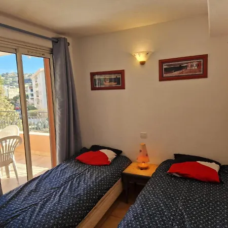 Ste Maxime T3 Terrasse Vue Et Avec Piscine Appartement Sainte-Maxime