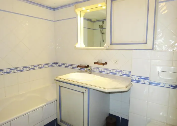 Ste Maxime T3 Terrasse Vue Et Avec Piscine *