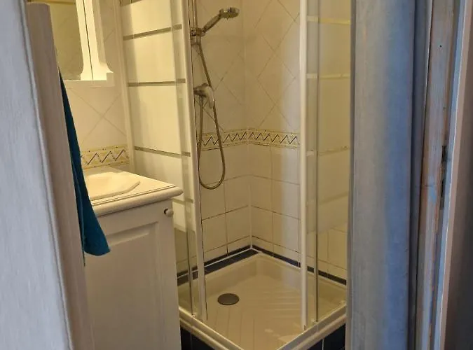 Ste Maxime T3 Terrasse Vue Et Avec Piscine Сент-Максим